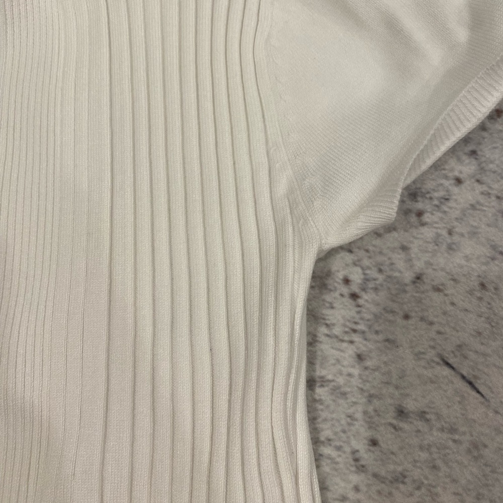 Pout Size Small White Kitted Sweater Turtleneck Short Sleeve Top View 2